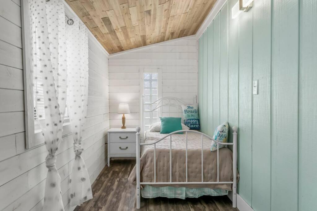 New! Steps To White Sand Beaches! Pool & Grill! 2Br 2Ba Panama City Beach Εξωτερικό φωτογραφία