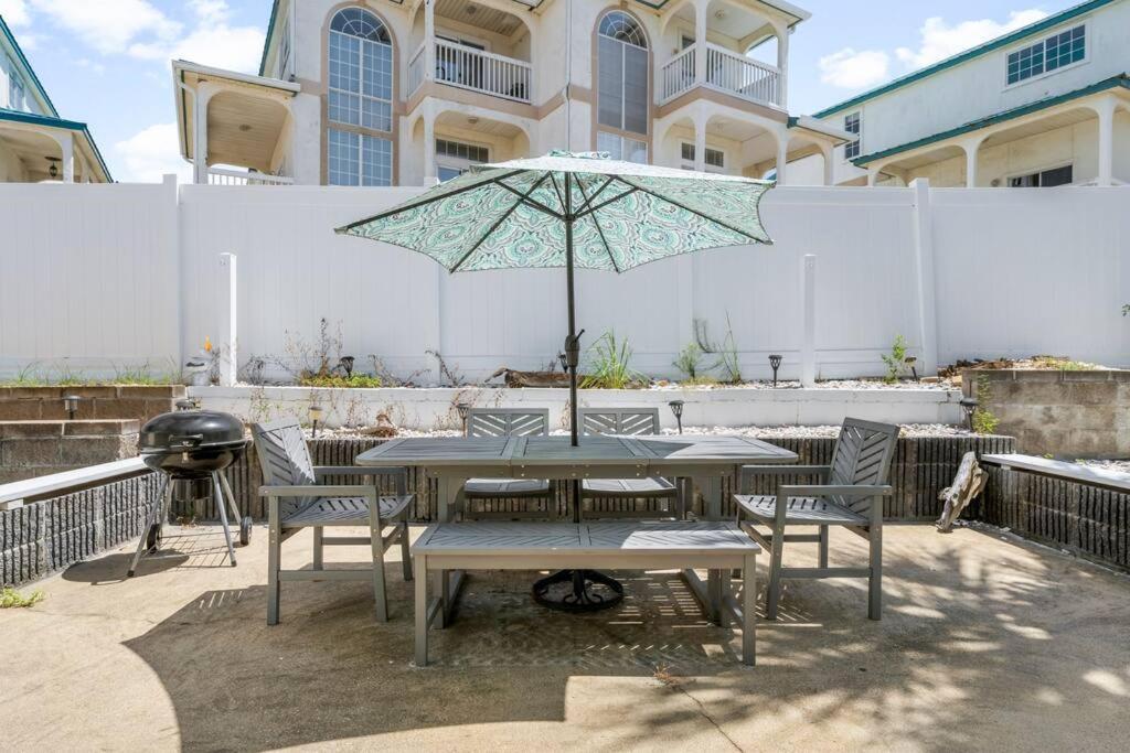 New! Steps To White Sand Beaches! Pool & Grill! 2Br 2Ba Panama City Beach Εξωτερικό φωτογραφία